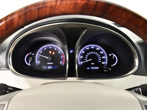 Used 2012 Toyota Avalon Limited FWD image 18