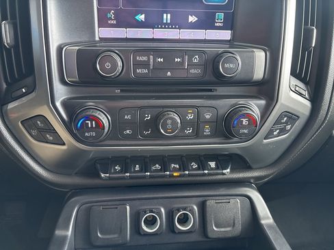 Used 2015 Chevrolet Silverado 2500 LTZ image 16