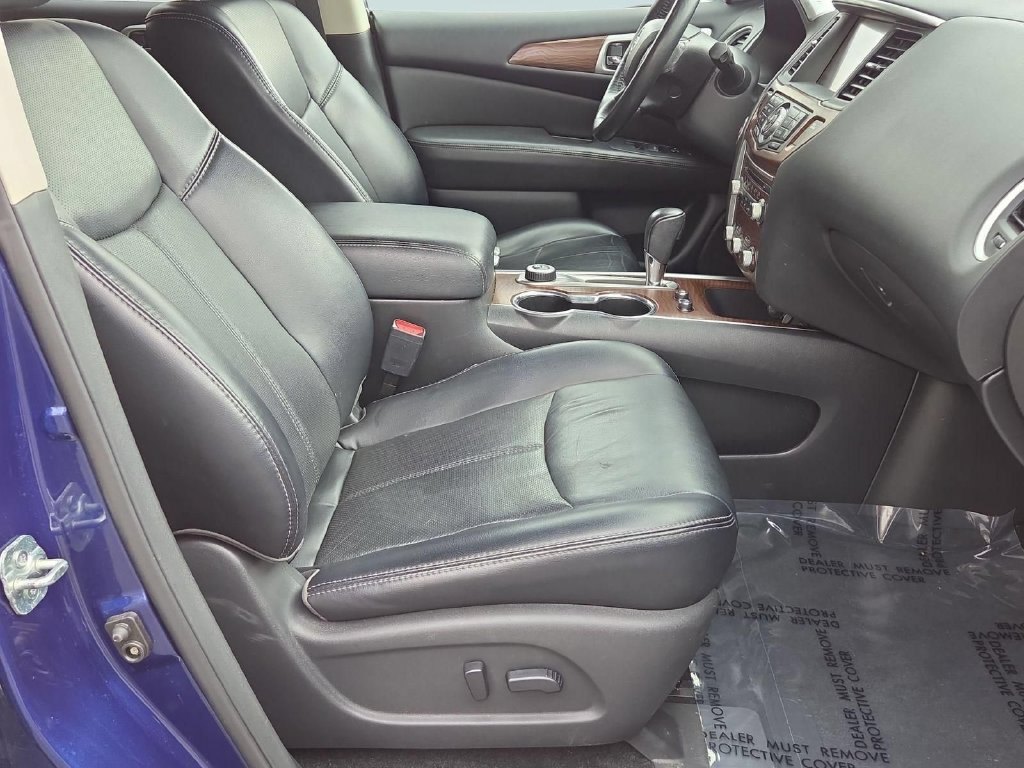 Used 2018 Nissan Pathfinder Platinum AWD/4WD image 32
