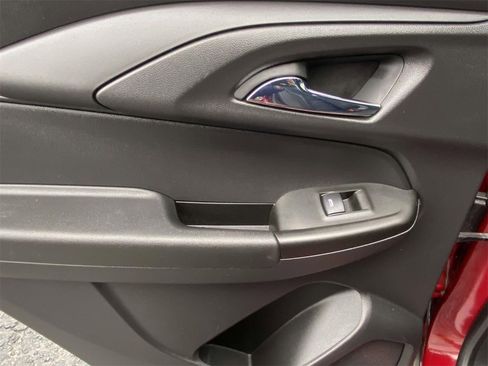 Used 2021 Chevrolet TrailBlazer RS w/ Sun and Liftgate Package image 12