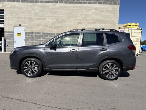 Certified 2023 Subaru Forester Limited AWD/4WD image 3