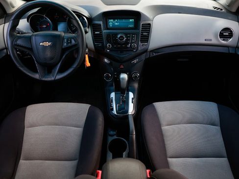 Used 2015 Chevrolet Cruze LS image 21