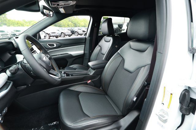 New 2026 Jeep Compass Latitude AWD/4WD image 24