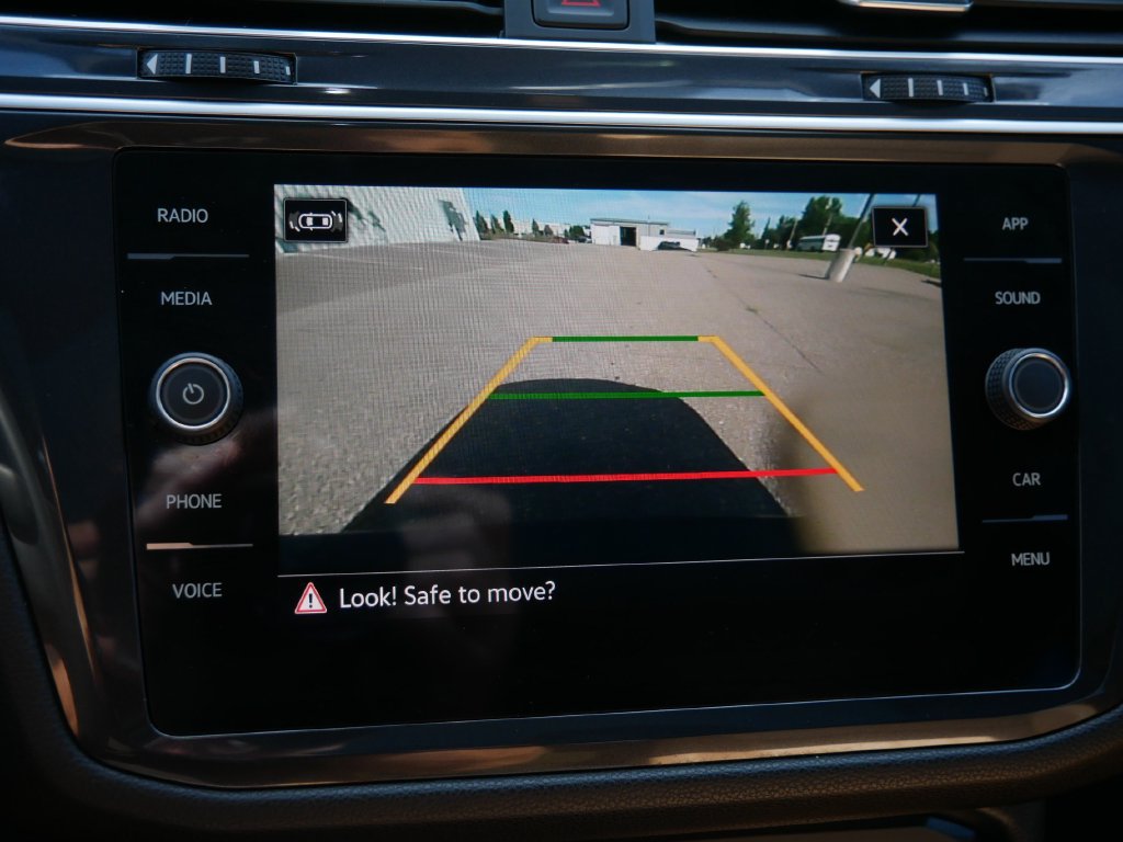 Used 2024 Volkswagen Tiguan SE w/ Panoramic Sunroof Package AWD/4WD image 25