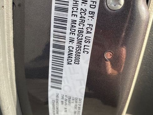 Used 2021 Chrysler Pacifica Touring-L w/ Uconnect Theater Family Group image 40