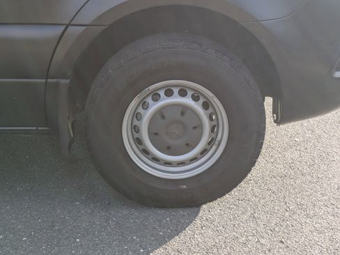 Used 2019 Mercedes-Benz Sprinter 1500 w/ Premium Plus Package image 2