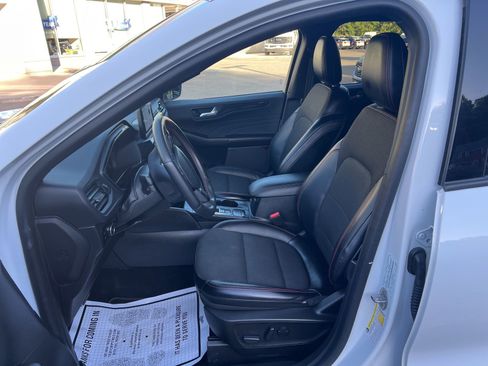 Used 2023 Ford Escape ST-Line Select image 17