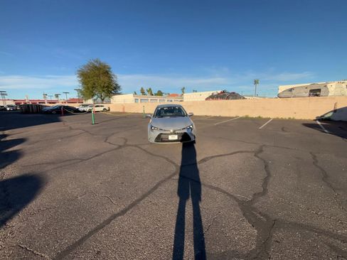 Used 2025 Toyota Corolla LE image 16