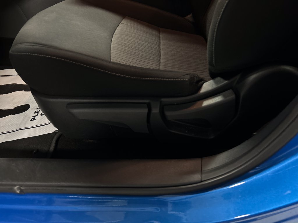 Used 2025 Nissan Sentra SV FWD image 11