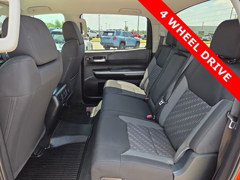 Used 2018 Toyota Tundra SR5 w/ SR5 Upgrade Package AWD/4WD image 10