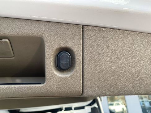 Used 2018 Chevrolet Tahoe LT image 13