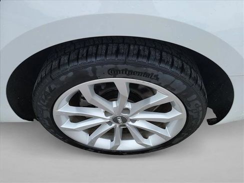 Used 2019 Audi A4 2.0T Premium w/ Convenience Package image 12