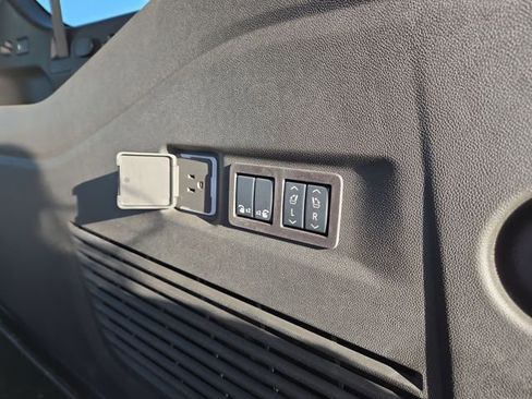 New 2026 GMC Yukon XL Elevation image 37