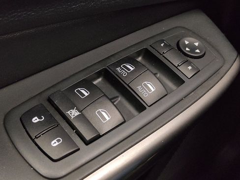 Used 2020 Jeep Cherokee Latitude w/ Quick Order Package 26F North AWD/4WD image 27