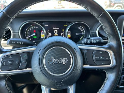 Used 2022 Jeep Wrangler Unlimited Sahara w/ Cold Weather Group AWD/4WD image 22