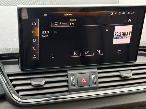 Used 2023 Audi Q5 e Premium Plus w/ Premium Plus Package image 17