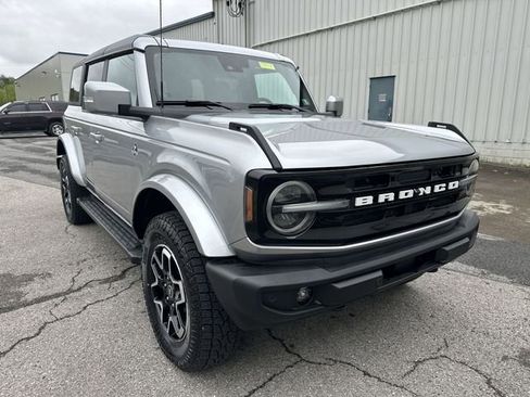 Used 2024 Ford Bronco Outer Banks AWD/4WD image 11
