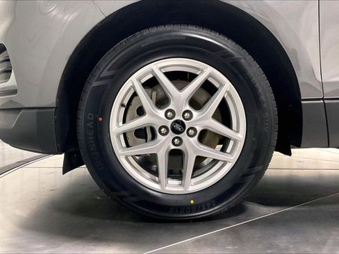 Used 2024 Ford Edge SEL image 9