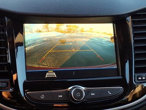 Used 2019 Chevrolet Trax LT w/ LT Convenience Package image 23