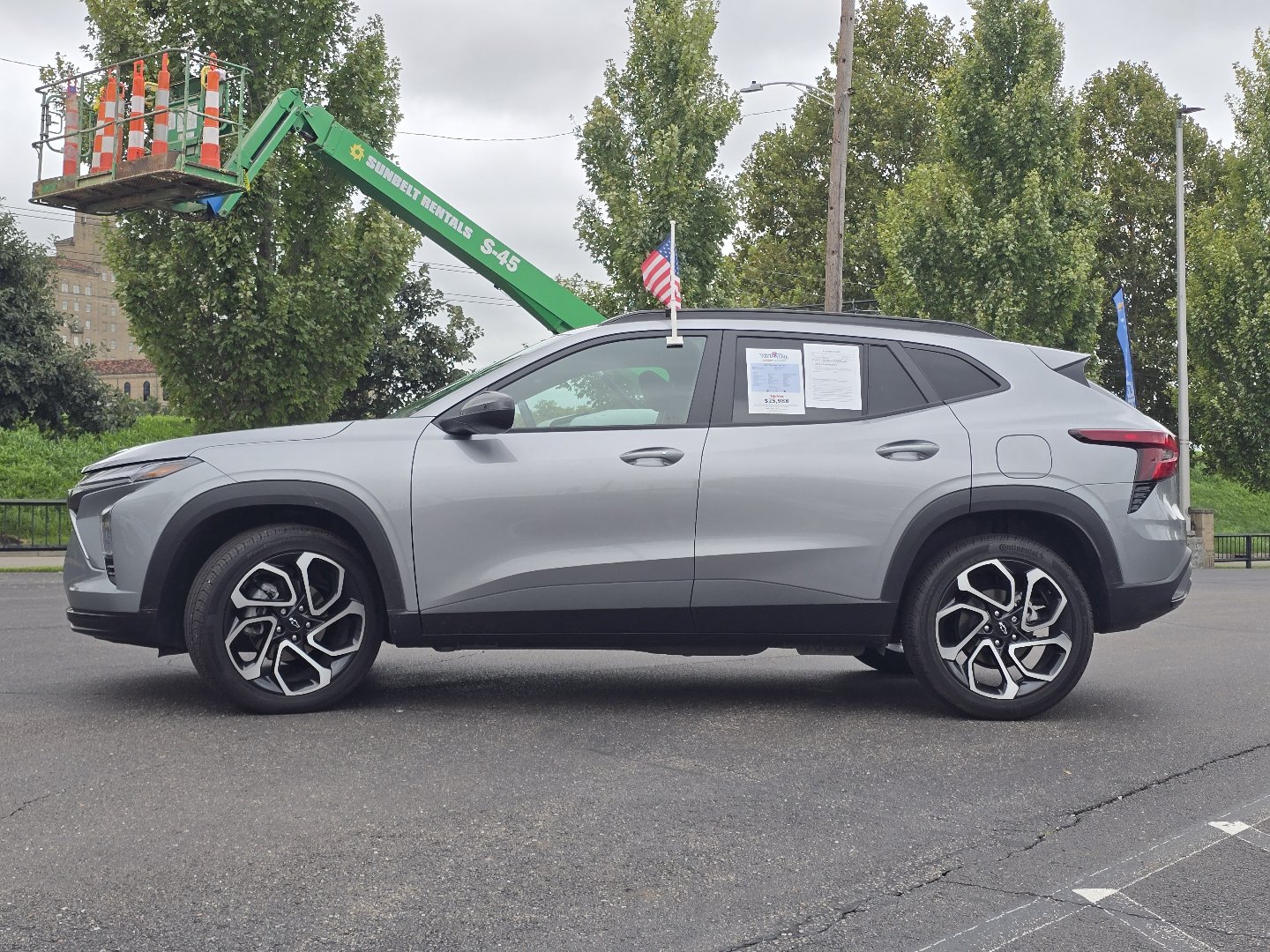 Certified 2024 Chevrolet Trax RS w/ Sunroof Package FWD image 20