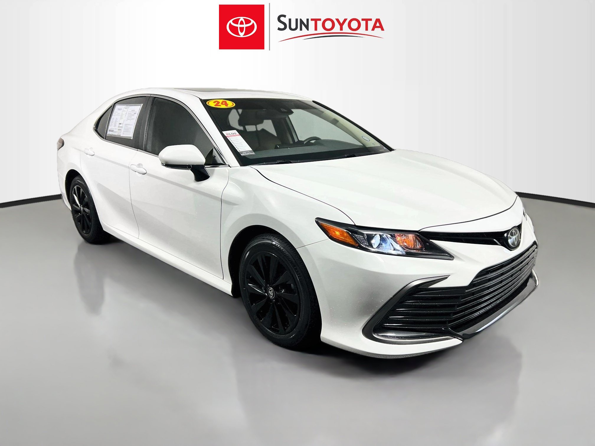 Used 2024 Toyota Camry LE w/ Convenience Package FWD image 1