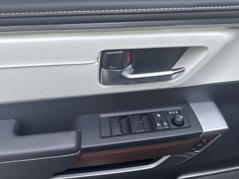 Used 2025 Toyota Sequoia Capstone image 11