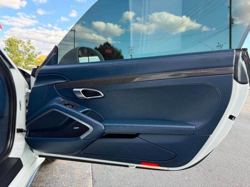 Used 2015 Porsche 911 Turbo S image 30