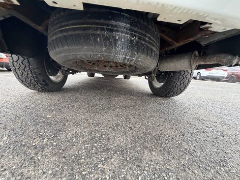 Used 2015 Chevrolet Suburban LT image 28