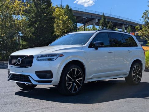 Used 2023 Volvo XC90 T8 Ultimate w/ Protection Package Premier AWD/4WD image 3