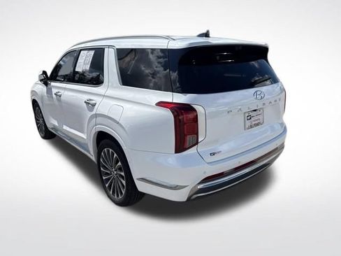 Used 2025 Hyundai Palisade Calligraphy FWD image 3