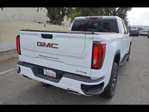 Used 2024 GMC Sierra 1500 AT4 w/ Technology Package AWD/4WD image 8