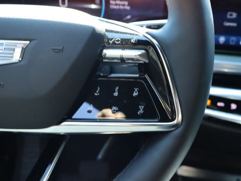 Used 2024 Cadillac Lyriq Luxury RWD image 29