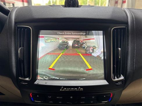 Used 2018 Maserati Levante AWD/4WD image 39