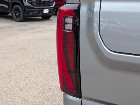 New 2026 GMC Sierra 3500 Denali w/ Denali Reserve Package AWD/4WD image 14