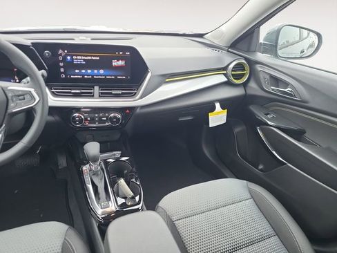 New 2026 Chevrolet Trax LT w/ Driver Confidence Package image 13