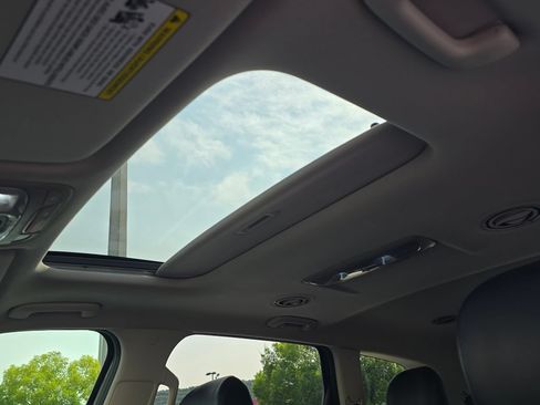 Certified 2025 Kia Telluride S FWD image 13