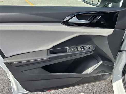 New 2026 Volkswagen Taos S image 11