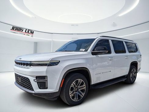 New 2026 Jeep Grand Wagoneer L 4WD w/ Premium Group I image 7