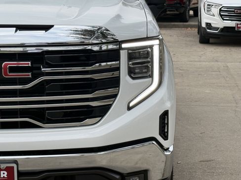 Used 2026 GMC Sierra 1500 SLT image 9