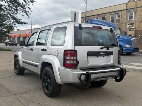 Used 2012 Jeep Liberty Sport AWD/4WD image 7