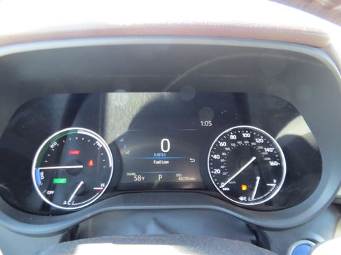 Used 2024 Toyota Sienna Platinum image 24