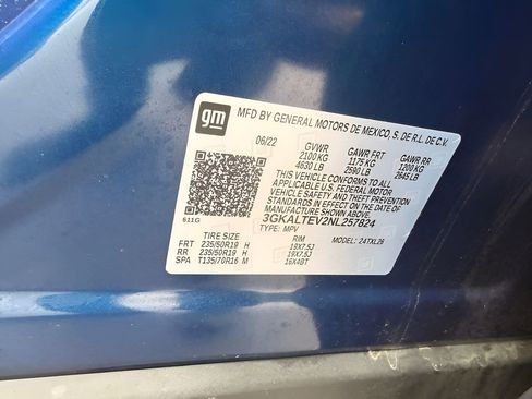 Used 2022 GMC Terrain SLE w/ Driver Convenience Package image 9