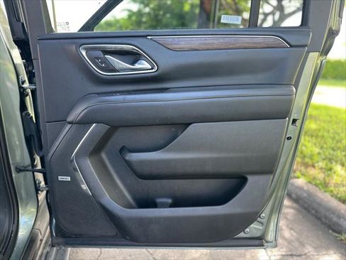 Used 2023 Chevrolet Suburban Premier RWD image 21
