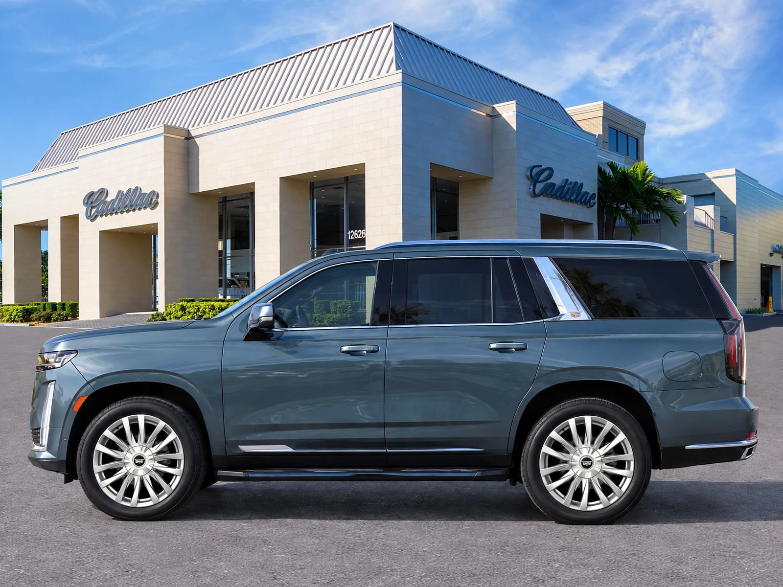 Used 2023 Cadillac Escalade Premium Luxury w/ LPO, Illumination Package AWD/4WD image 6