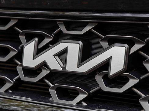 Certified 2022 Kia Sorento X-Line EX image 31