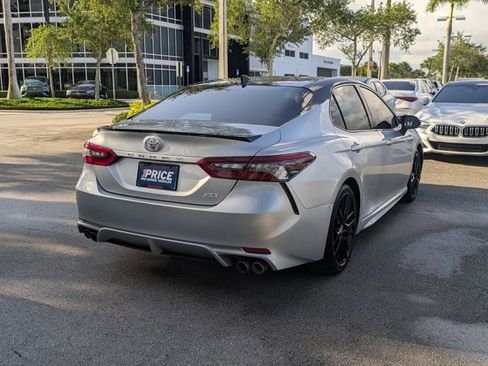 Used 2022 Toyota Camry XSE FWD image 5