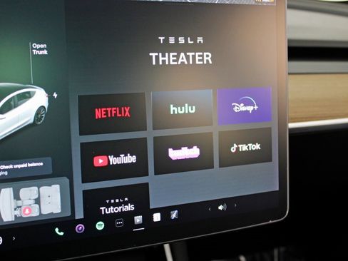 Used 2020 Tesla Model 3 Performance image 24