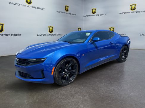 Used 2023 Chevrolet Camaro LT w/ Technology Package RWD image 9