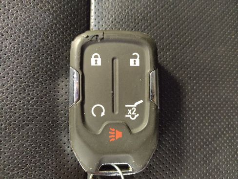 Used 2022 GMC Terrain SLT w/ Tech Package image 32