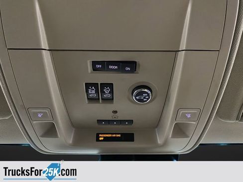 Used 2017 Chevrolet Tahoe LT AWD/4WD image 28